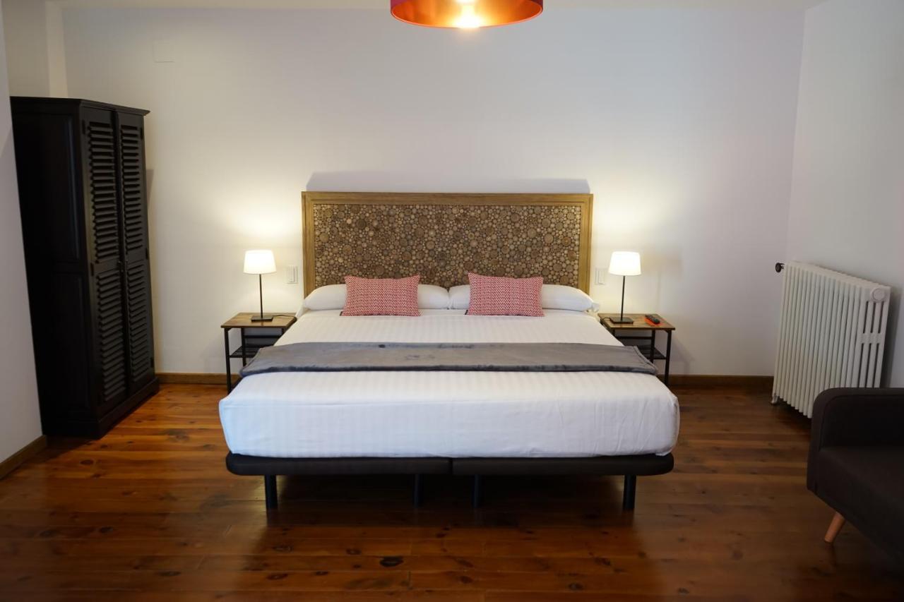 Hotel Fonda Biayna à Bellver De Cerdanya Extérieur photo