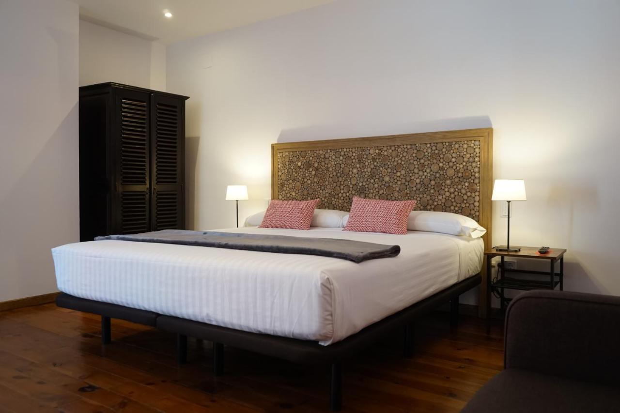 Hotel Fonda Biayna à Bellver De Cerdanya Extérieur photo