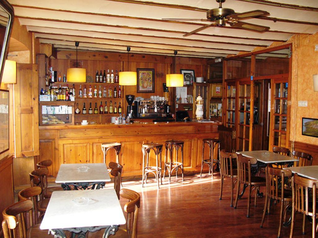 Hotel Fonda Biayna à Bellver De Cerdanya Extérieur photo
